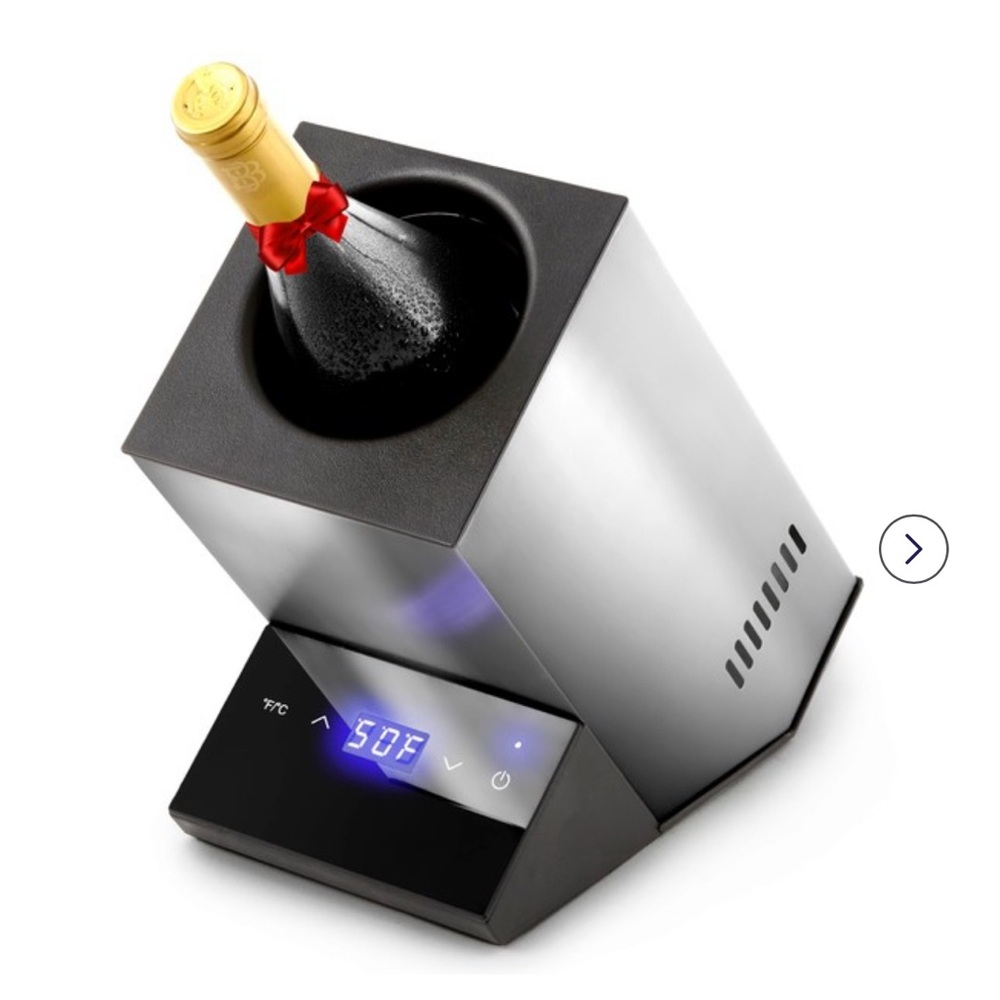 Black and Silver Kitchen Tools for Modern Cooking